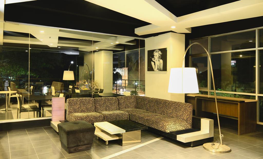 Valore Hotel Cimahi Luaran gambar